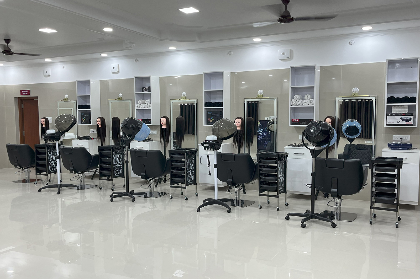 CASMETOLOGY LAB